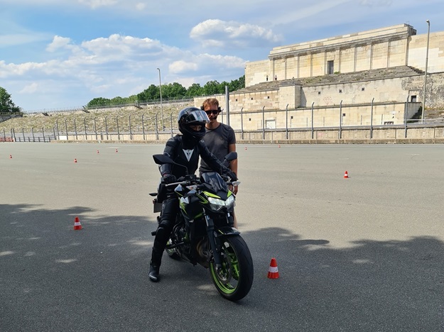 erse Motorradfahrstunden